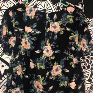 xhilaration - M floral top